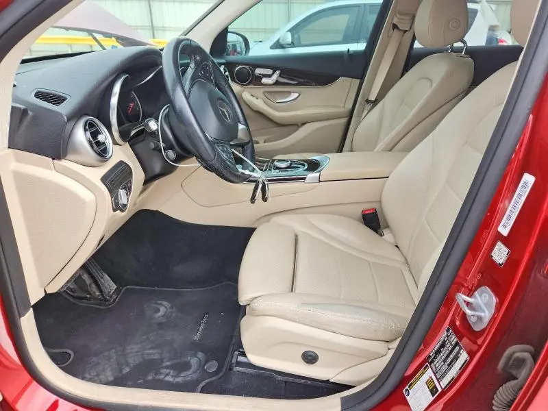 2019 MERCEDES-BENZ GLC 300  