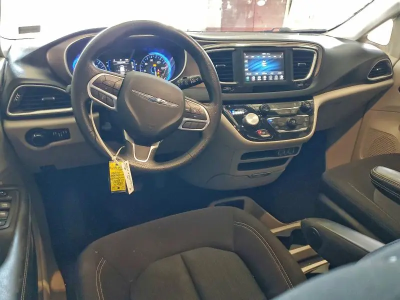 2021 CHRYSLER VOYAGER LX  