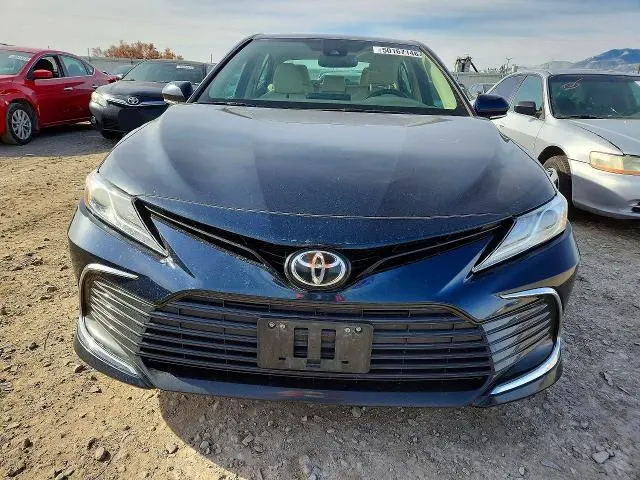 2021 TOYOTA CAMRY XLE  