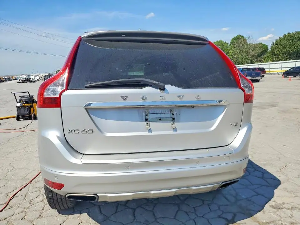 2015 VOLVO XC60 T5 PREMIER  