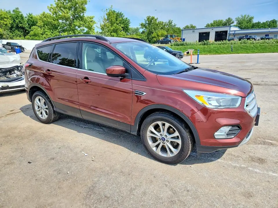 2018 FORD ESCAPE SE  
