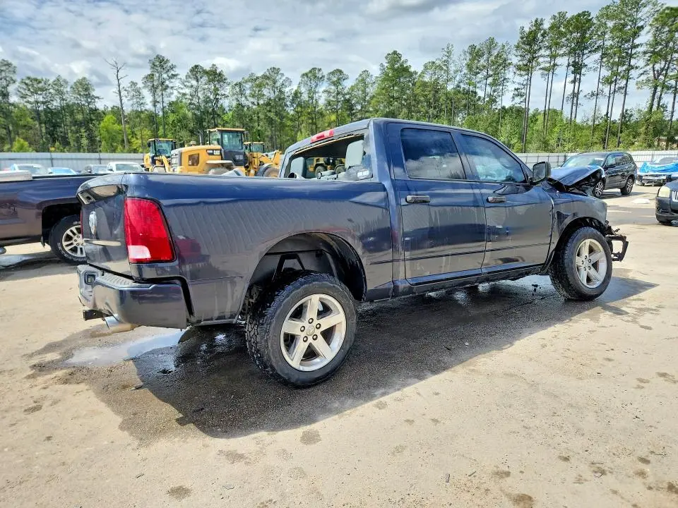 2015 RAM 1500 ST  