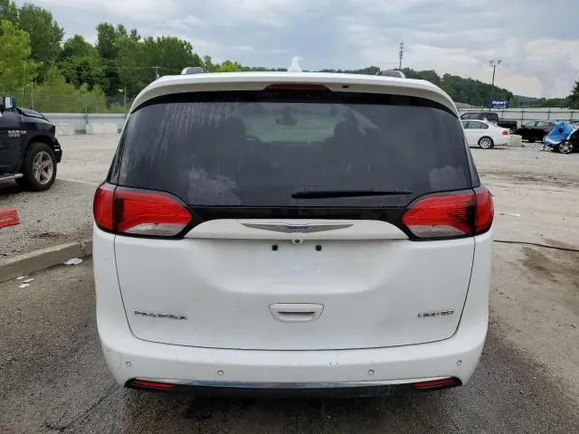2018 CHRYSLER PACIFICA LIMITED  