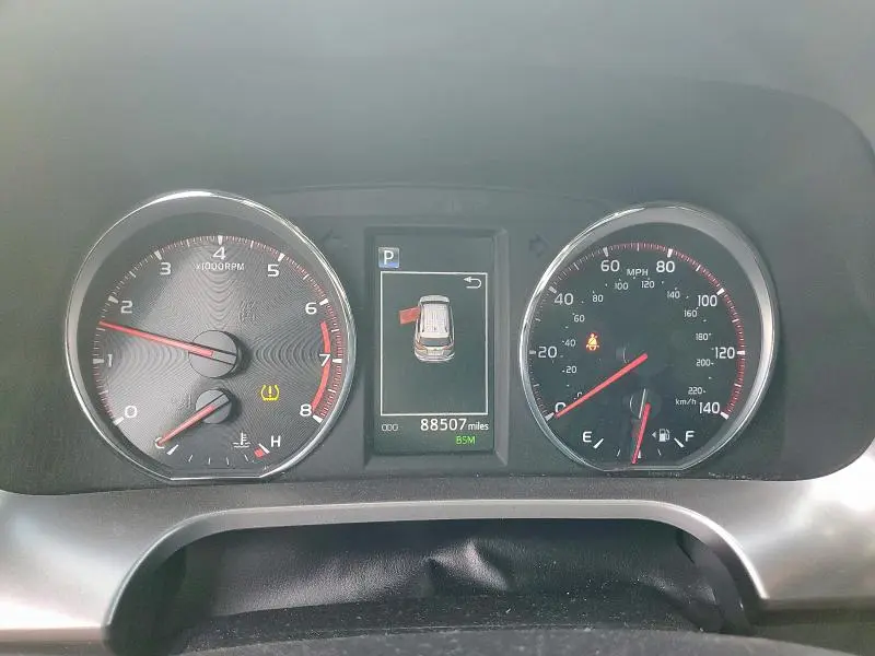 2018 TOYOTA RAV4 SE  