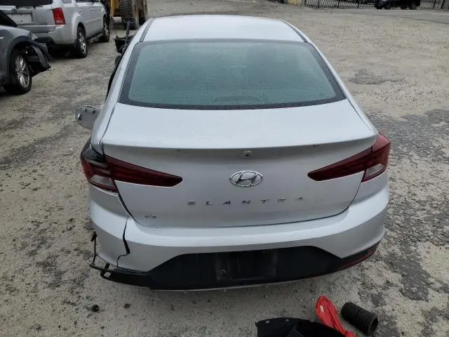 2019 HYUNDAI ELANTRA SE  
