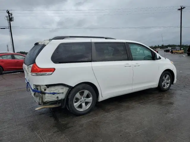2013 TOYOTA SIENNA LE  