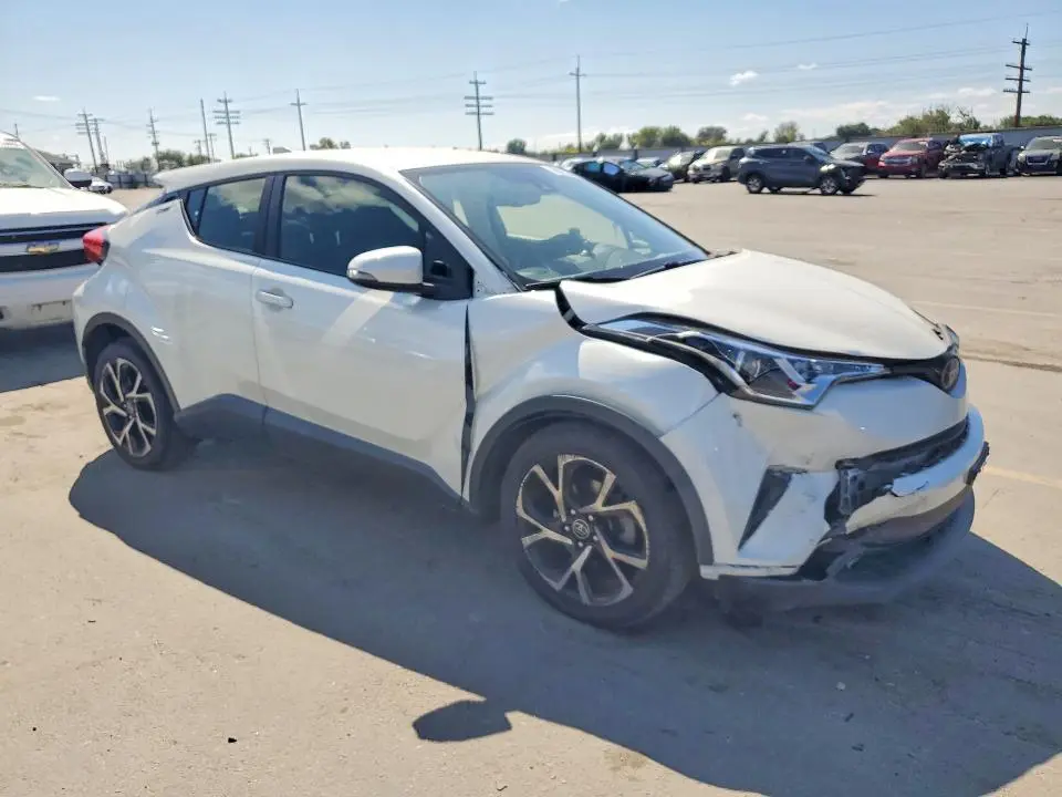 2019 TOYOTA C-HR XLE  