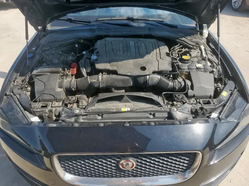 2017 JAGUAR XE PREMIUM  