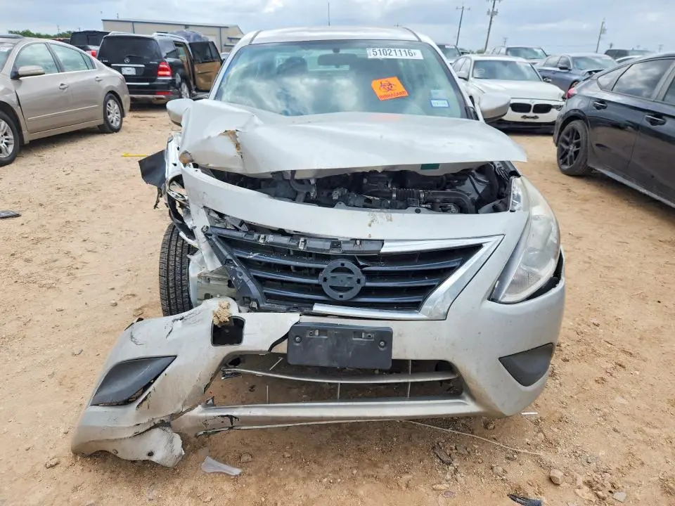 2019 NISSAN VERSA SV  