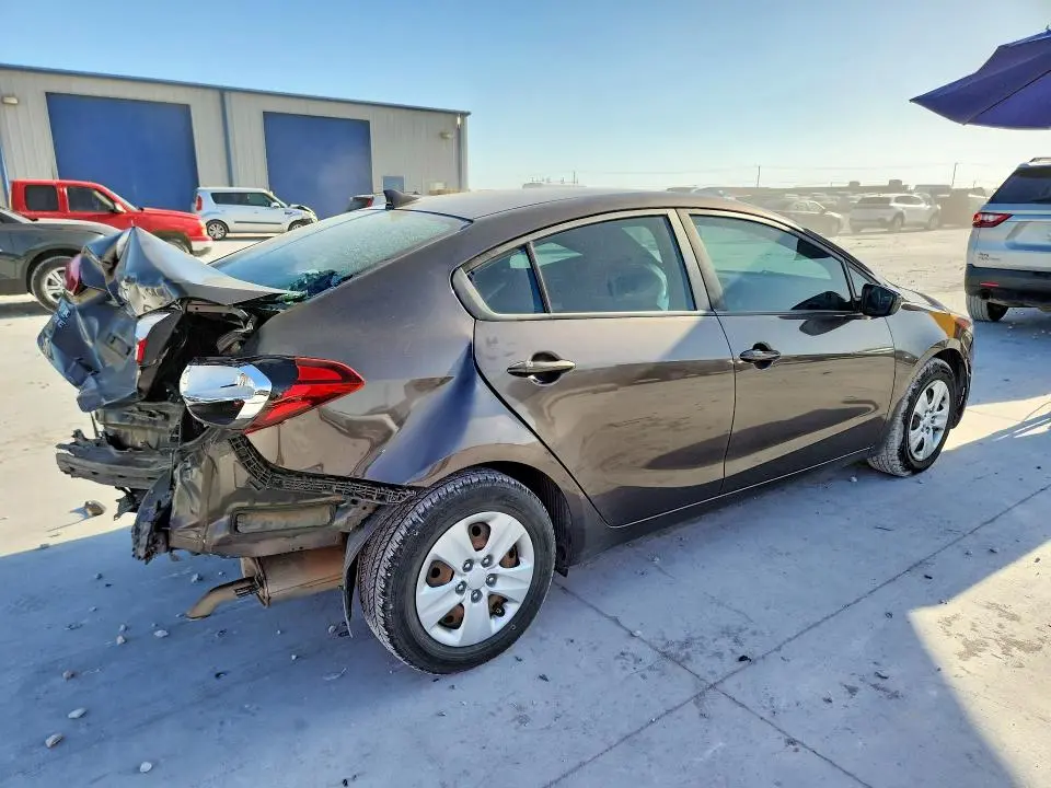 2017 KIA FORTE LX  