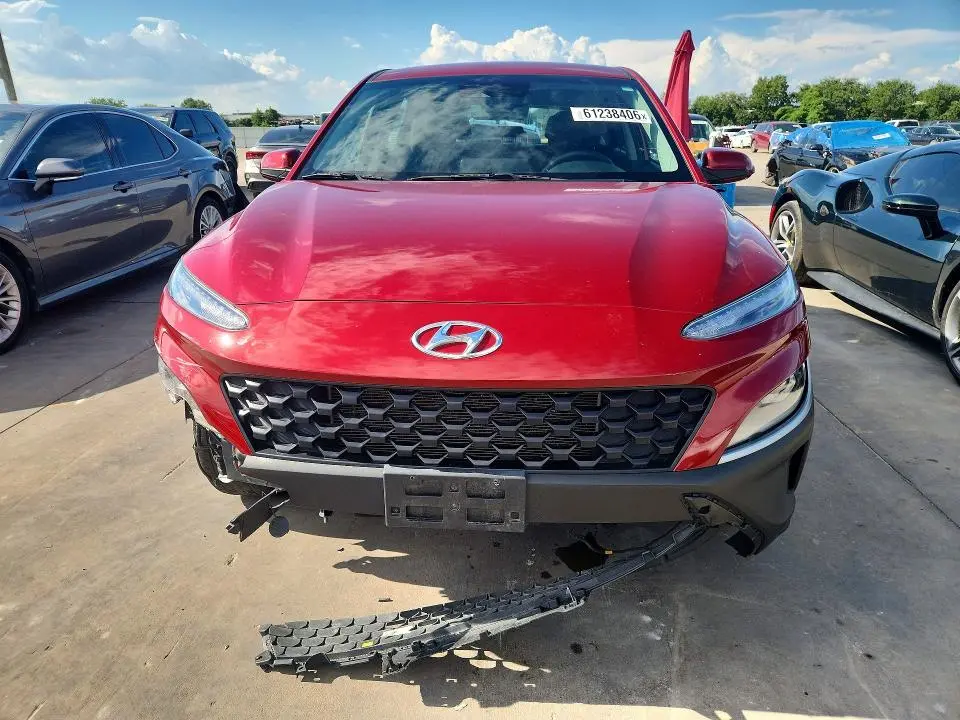 2023 HYUNDAI KONA SE  