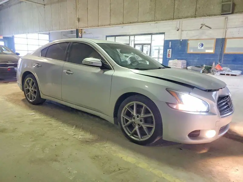 2011 NISSAN MAXIMA S  