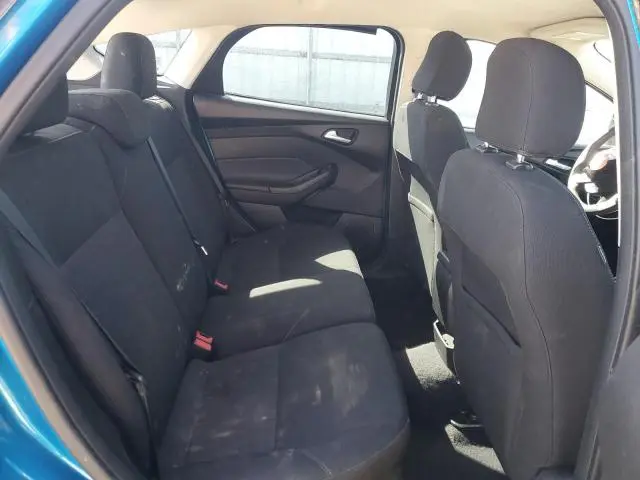 2017 FORD FOCUS SE  