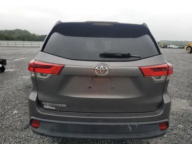2018 TOYOTA HIGHLANDER LE  