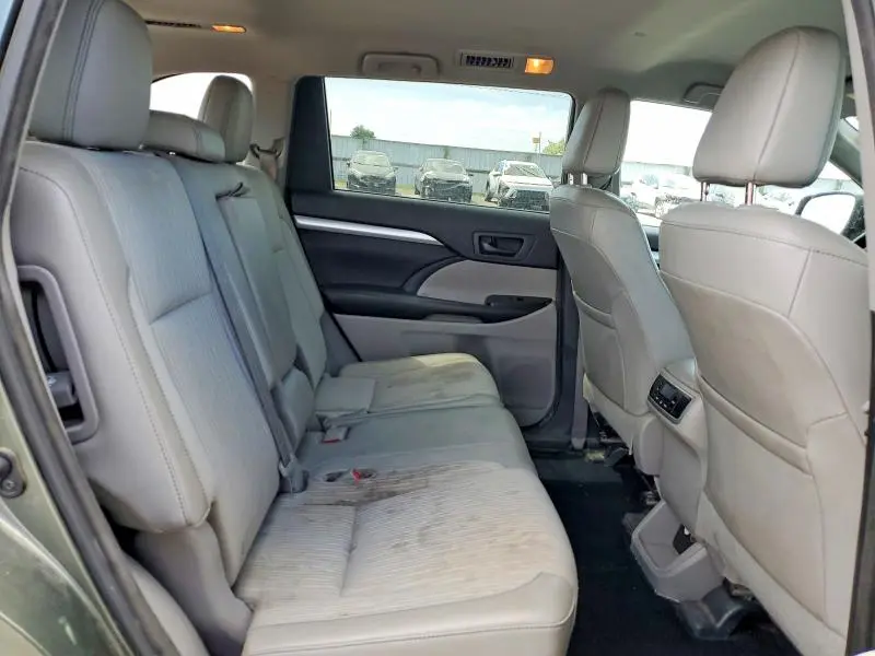 2016 TOYOTA HIGHLANDER LE PLUS  