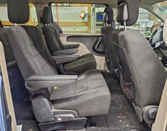 2011 CHRYSLER TOWN & COUNTRY TOURING  