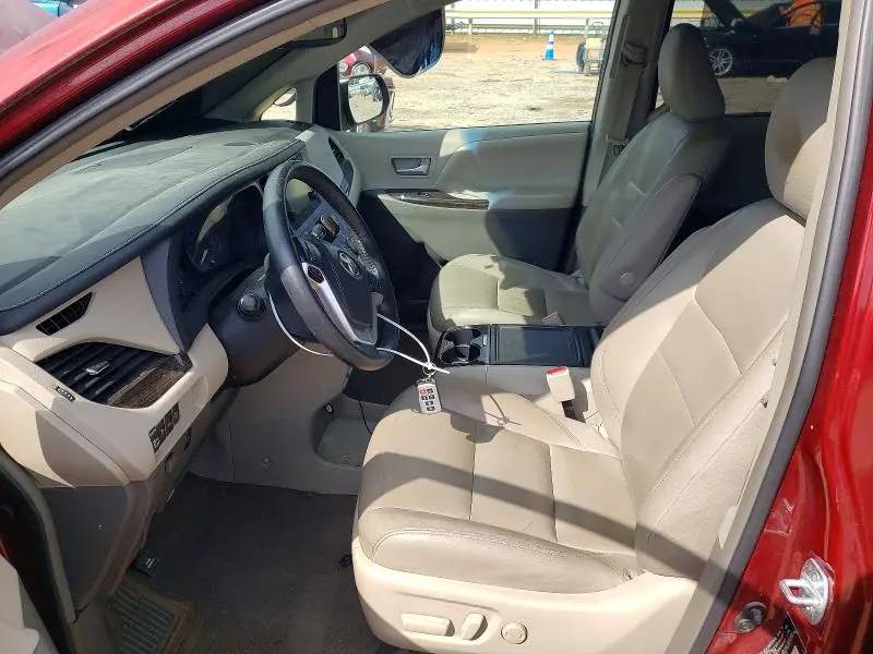 2016 TOYOTA SIENNA XLE 8-PASSENGER  