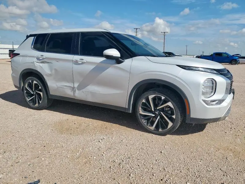 2024 MITSUBISHI OUTLANDER SE  