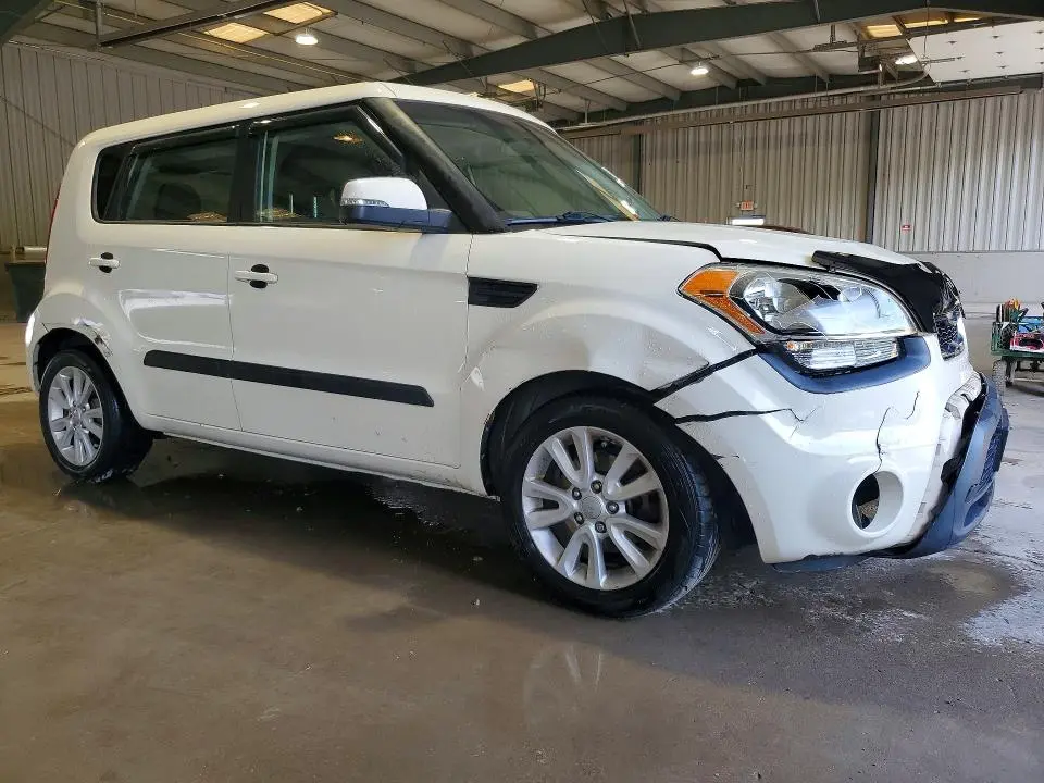 2013 KIA SOUL +  