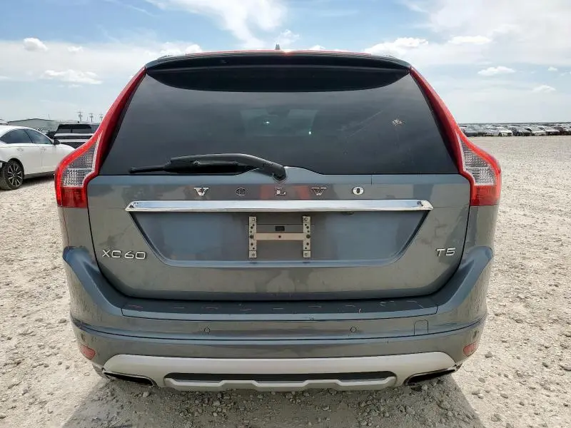 2017 VOLVO XC60 T5 DYNAMIC  
