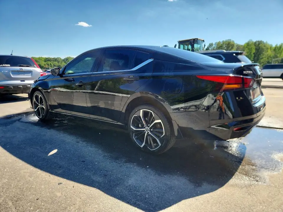 2023 NISSAN ALTIMA SR  
