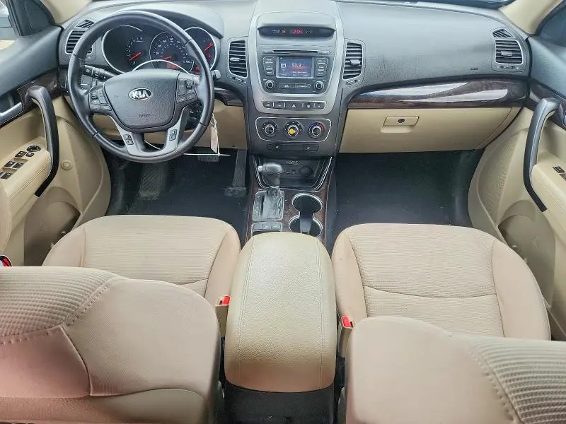2014 KIA SORENTO LX  