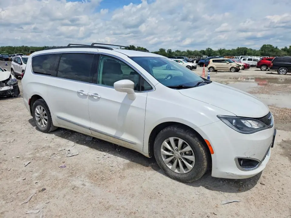 2017 CHRYSLER PACIFICA TOURING L  
