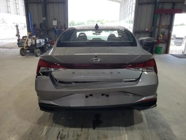 2022 HYUNDAI ELANTRA SE