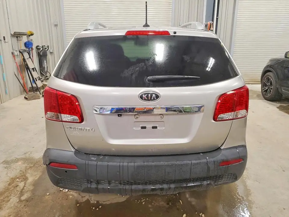 2013 KIA SORENTO LX  