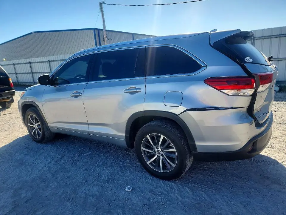 2018 TOYOTA HIGHLANDER XLE  