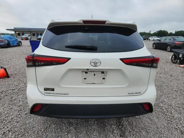 2021 TOYOTA HIGHLANDER XLE  