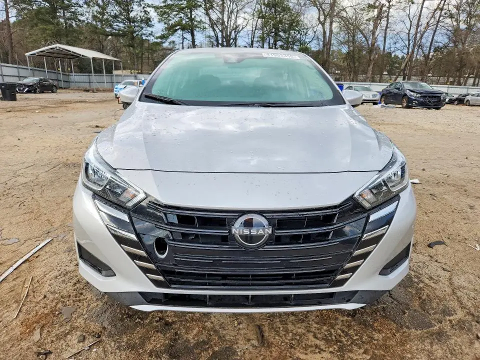 2024 NISSAN VERSA SV  