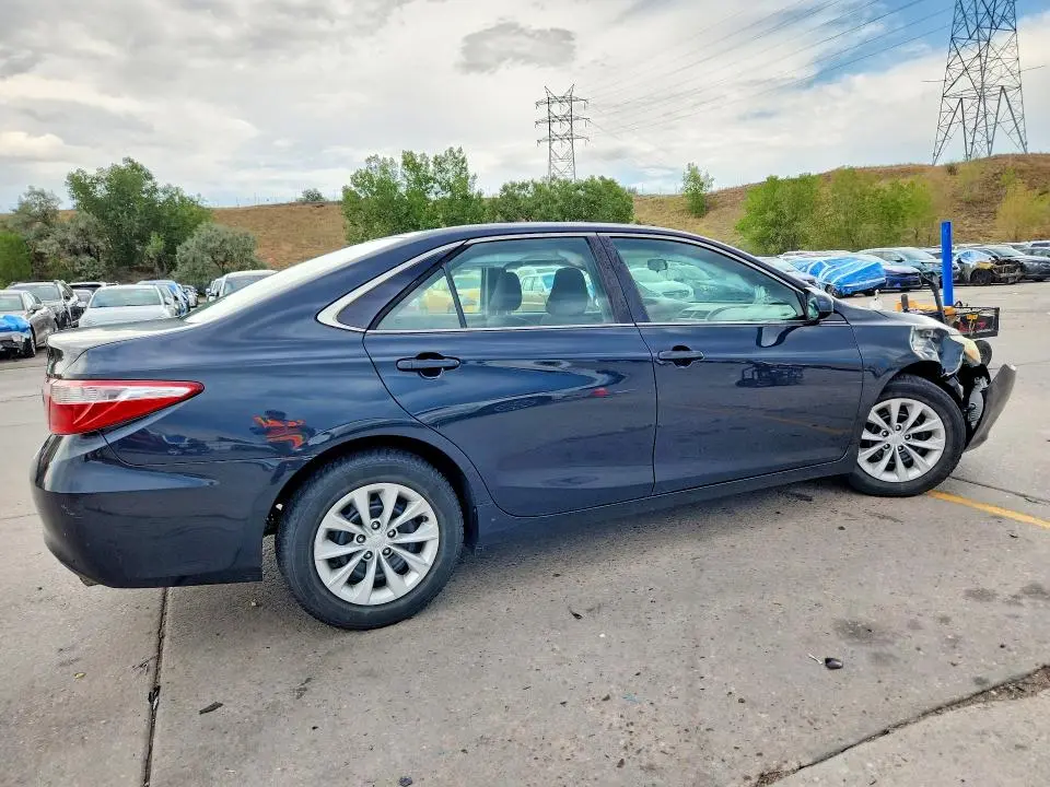 2016 TOYOTA CAMRY LE  