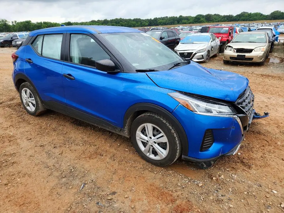 2024 NISSAN KICKS S  