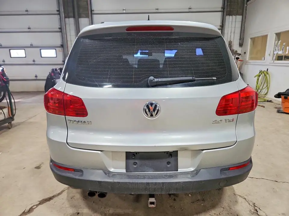 2014 VOLKSWAGEN TIGUAN S  