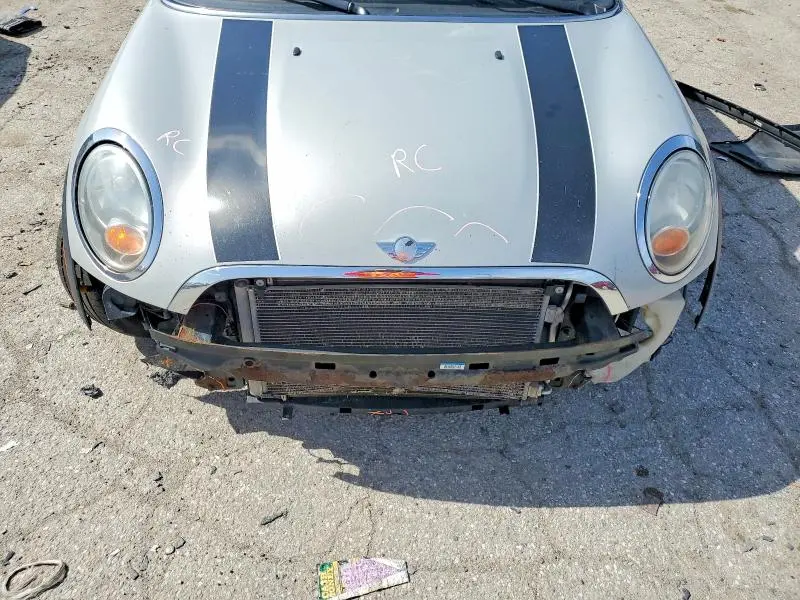 2011 MINI COOPER   