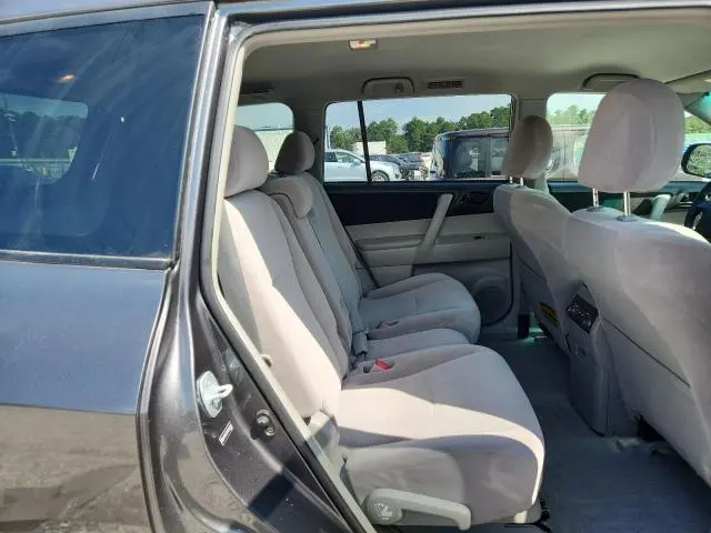 2010 TOYOTA HIGHLANDER   