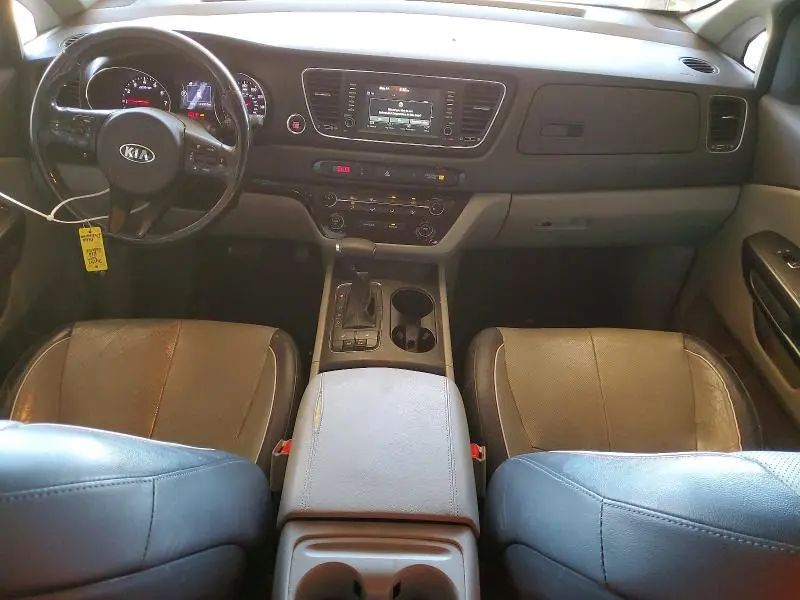 2017 KIA SEDONA LX  