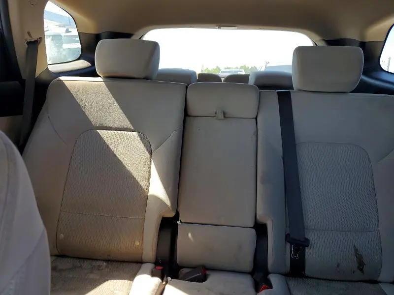 2017 HYUNDAI SANTA FE SE  