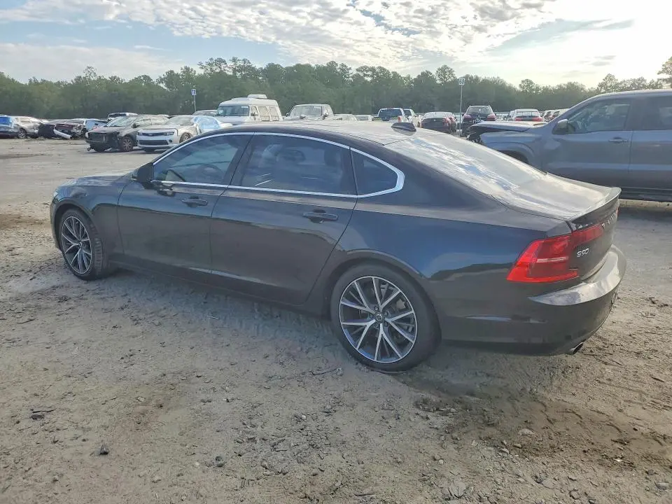 2018 VOLVO S90 T5 MOMENTUM  