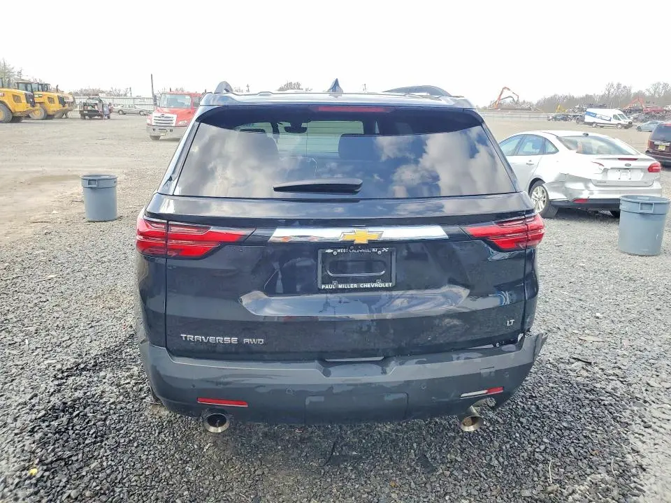 2023 CHEVROLET TRAVERSE LT  