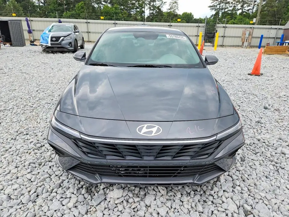 2024 HYUNDAI ELANTRA SEL  