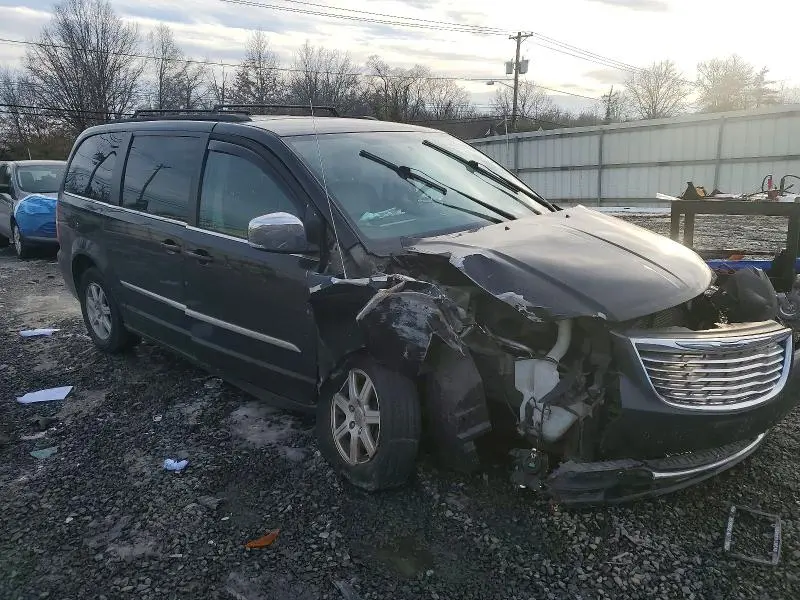 2013 CHRYSLER TOWN & COUNTRY TOURING  