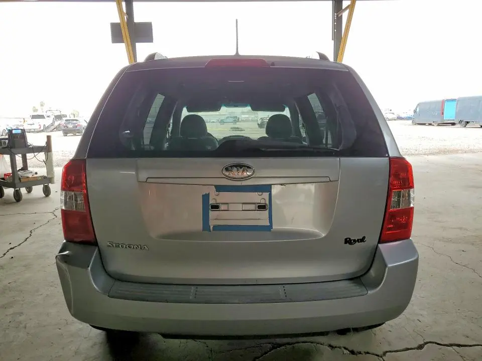 2010 KIA SEDONA LX  