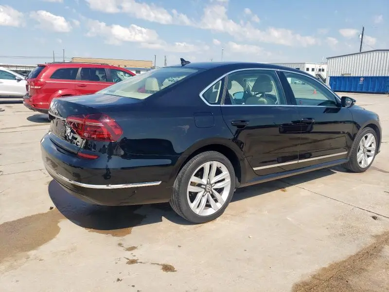 2017 VOLKSWAGEN PASSAT SE  
