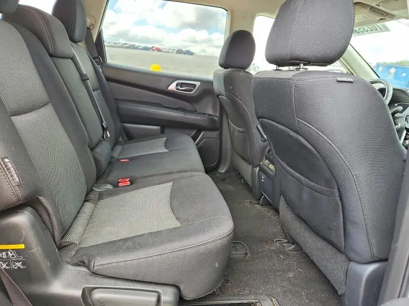 2018 NISSAN PATHFINDER SV  