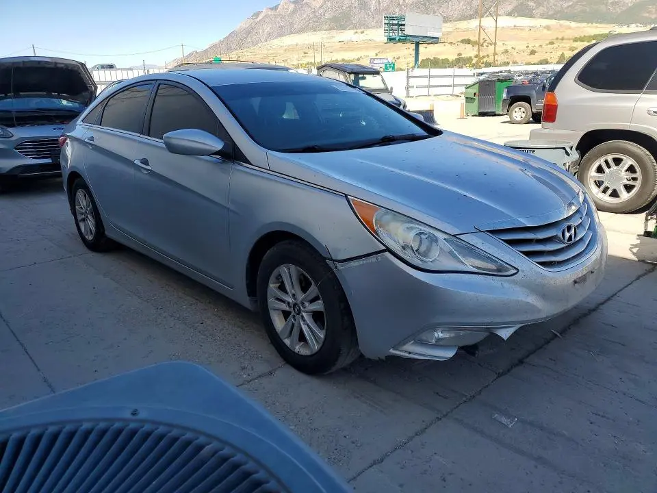 2013 HYUNDAI SONATA GLS  