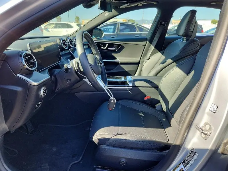 2025 MERCEDES-BENZ C 300  