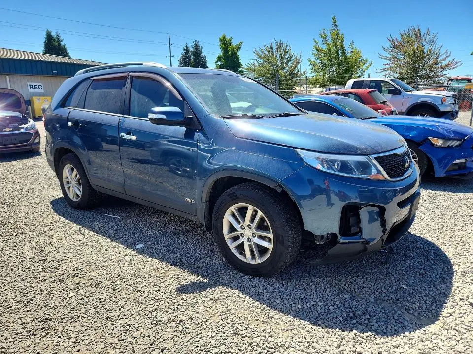 2015 KIA SORENTO LX  