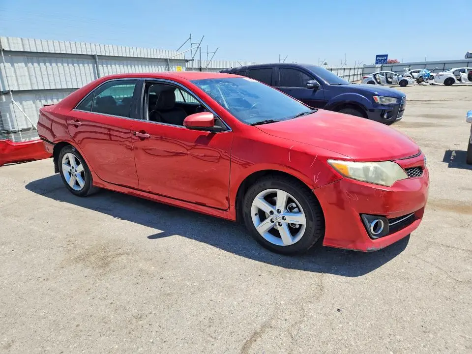 2012 TOYOTA CAMRY SE  